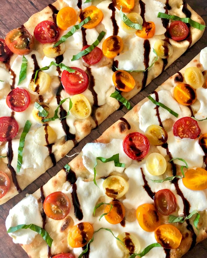 Easy Caprese Flatbread Pizza