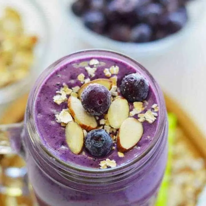 Blueberry Almond Oatmeal Smoothie